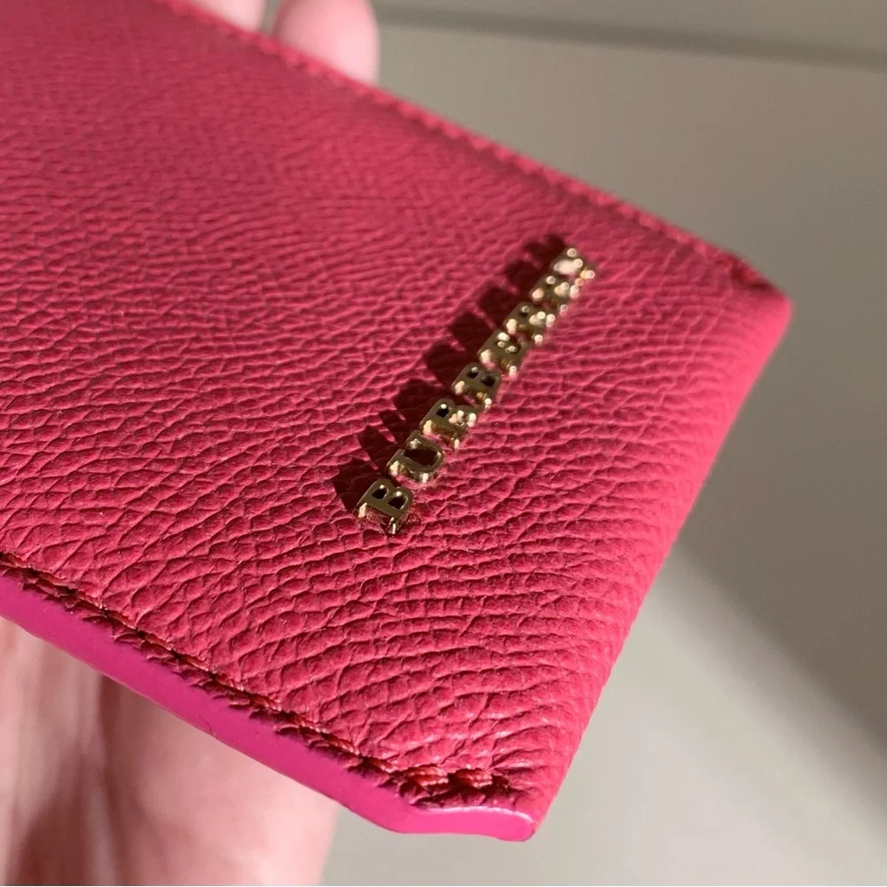 Burberry new never